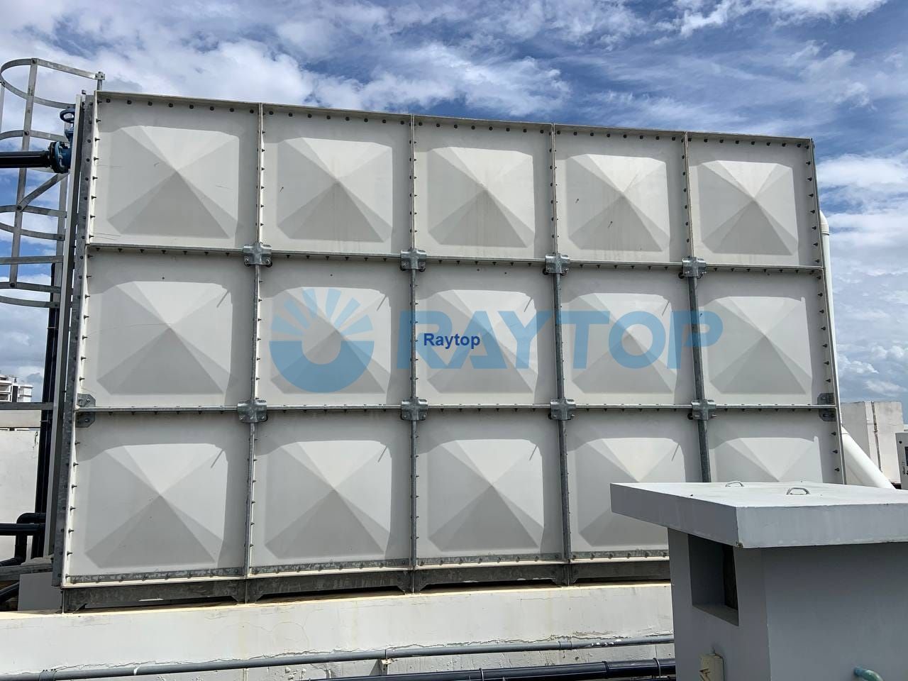 Four End 90 degrees GRP Water Tank 